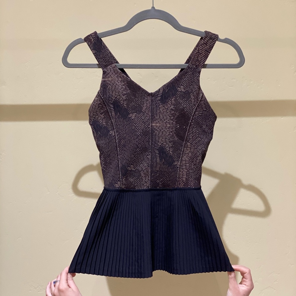 LULULEMON FLARE TOP 🍋 🖤